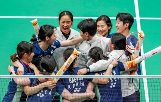 5月3日，韓國隊?wèi)c祝晉級決賽。新華社記者 孫非 攝