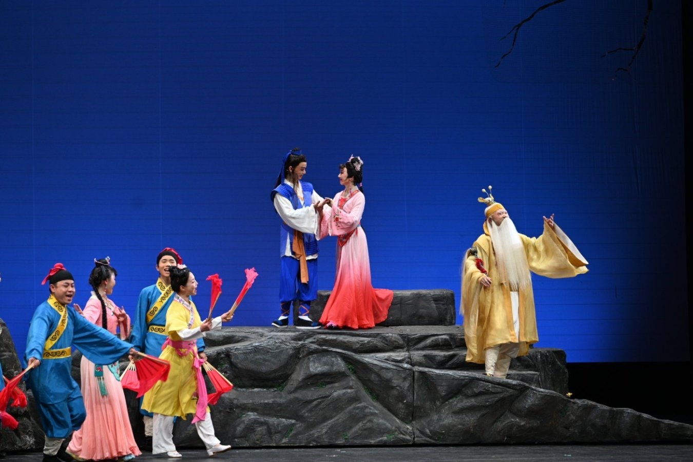 《七妹與蛇郎》演出劇照。國家大劇院供圖