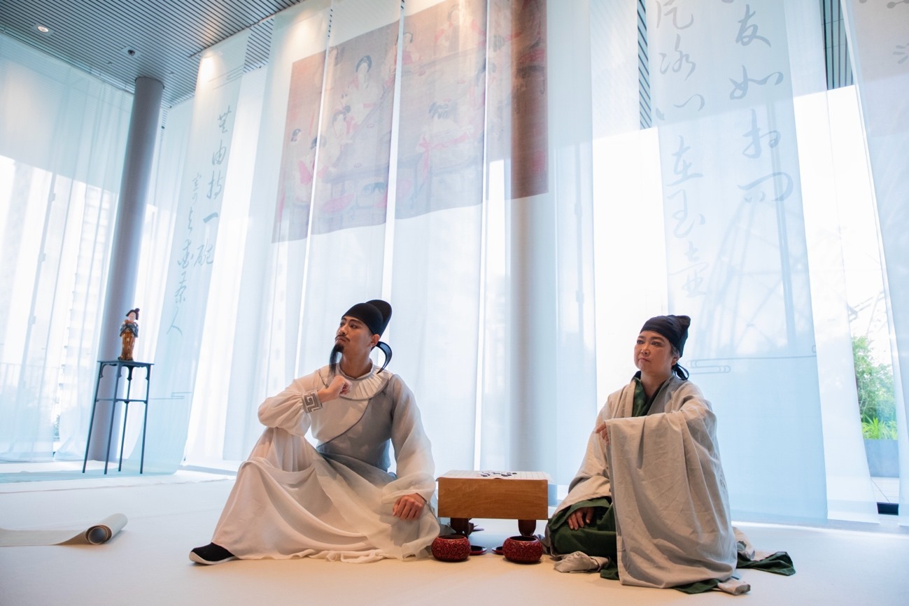 白居易與茶仙盧仝。中國(guó)駐大阪旅游辦事處供圖