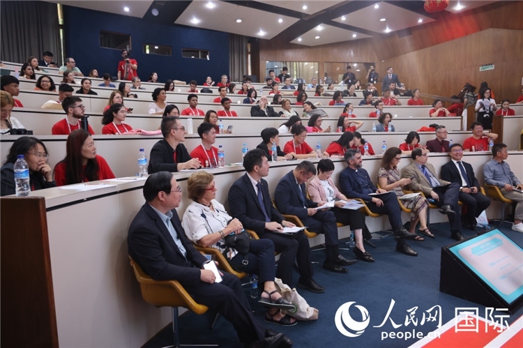 2025年“漢語橋”巴西賽區(qū)決賽現(xiàn)場(chǎng)。人民網(wǎng)記者 時(shí)元皓攝