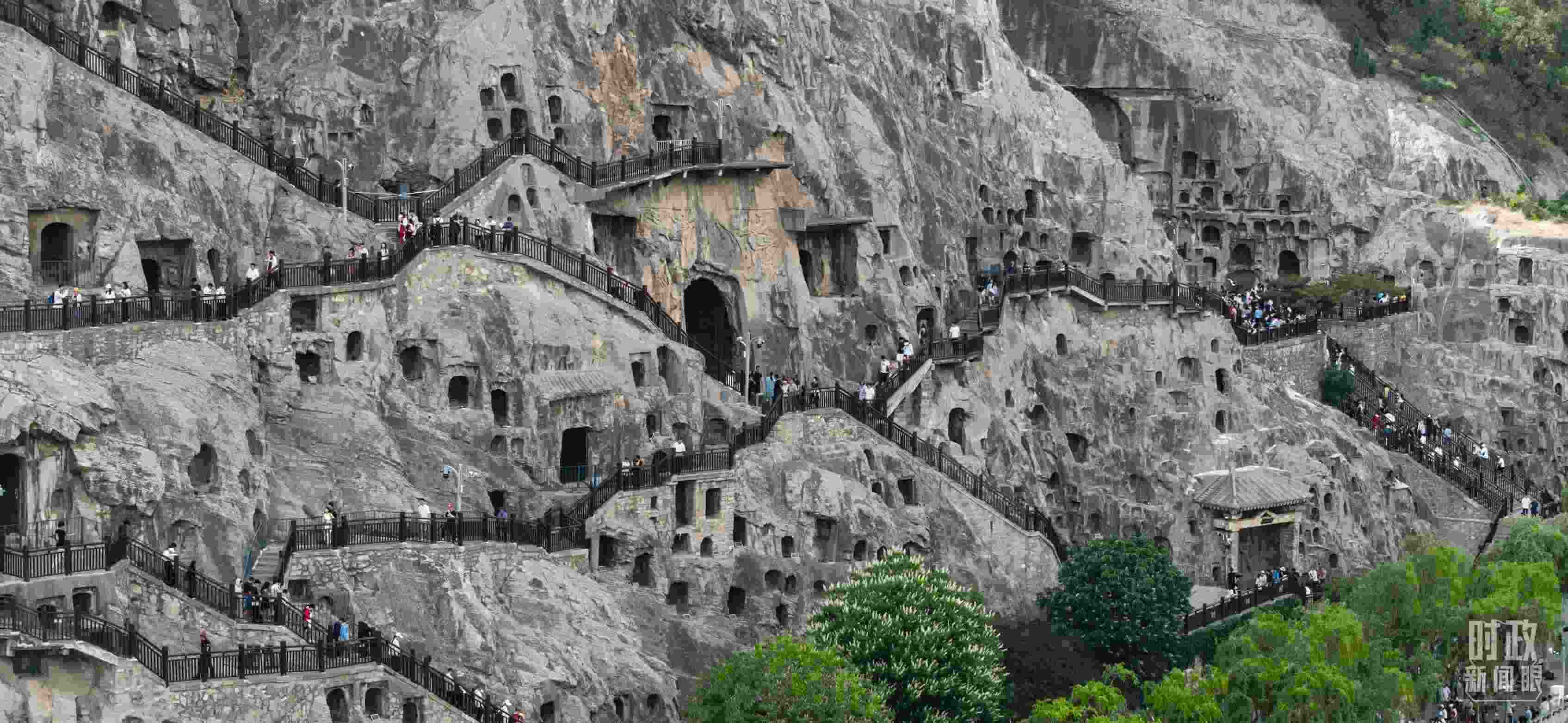 △龍門石窟。（總臺(tái)國(guó)廣記者李晉拍攝）