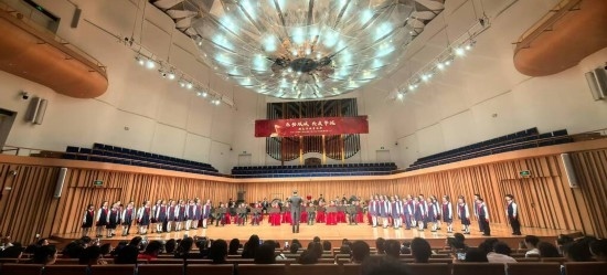 重慶大學(xué)城樹人小學(xué)校管樂團(tuán)參加比賽。