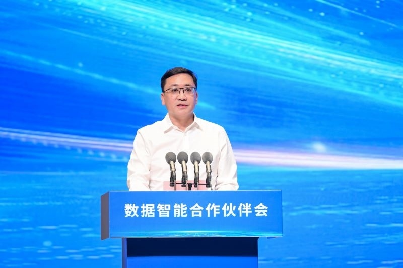 圖為河南省人民政府國有資產(chǎn)監(jiān)督管理委員會(huì)黨委委員、副主任李海峰。