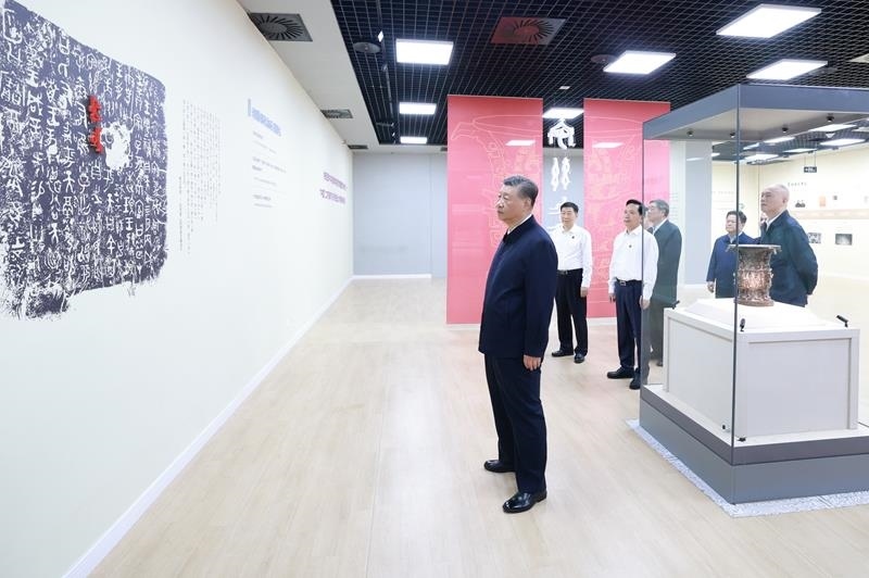 △2024年9月10日，習(xí)近平總書(shū)記來(lái)到陜西寶雞市參觀寶雞青銅器博物院。